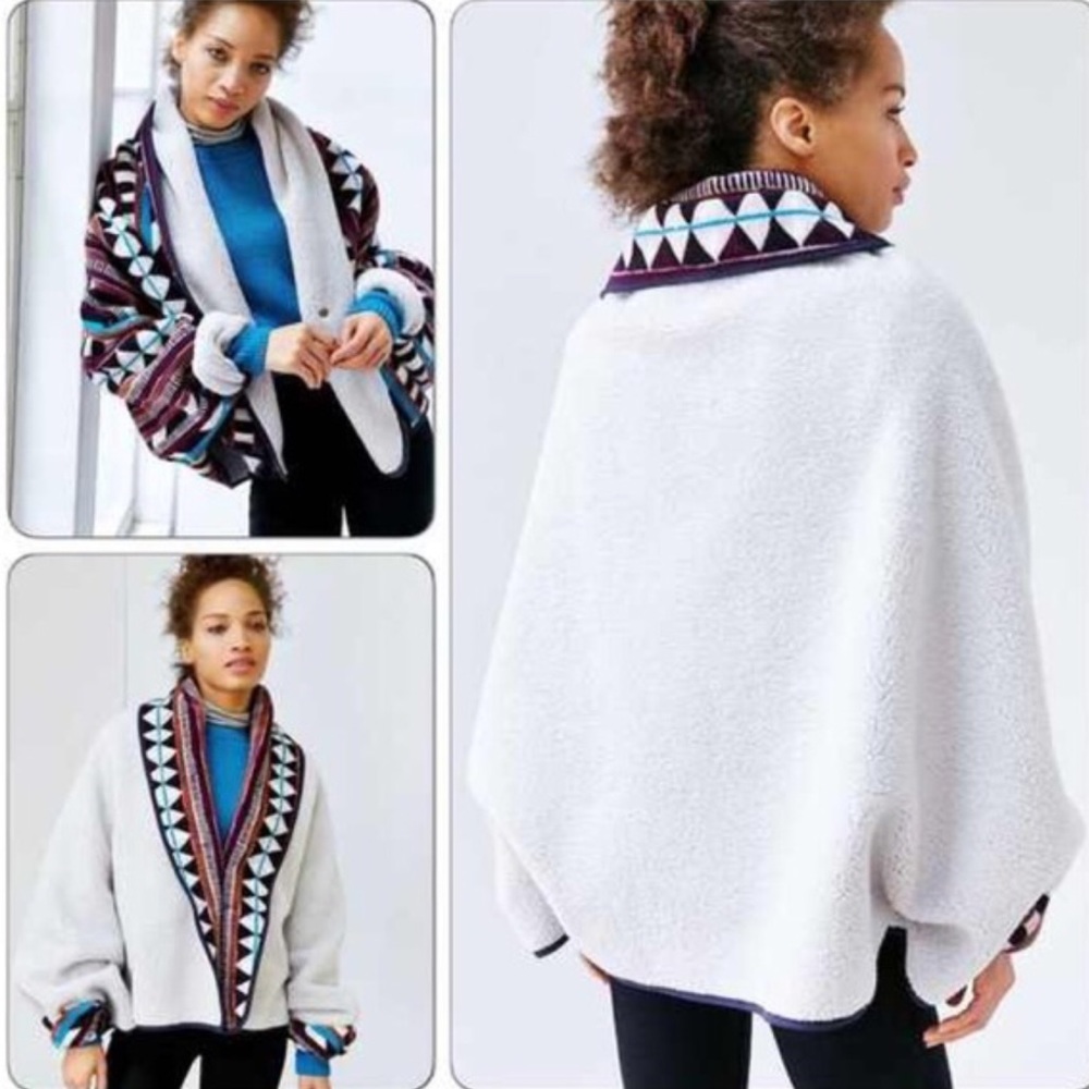 UO without walls reversible poncho wrap os - Picture 1 of 4